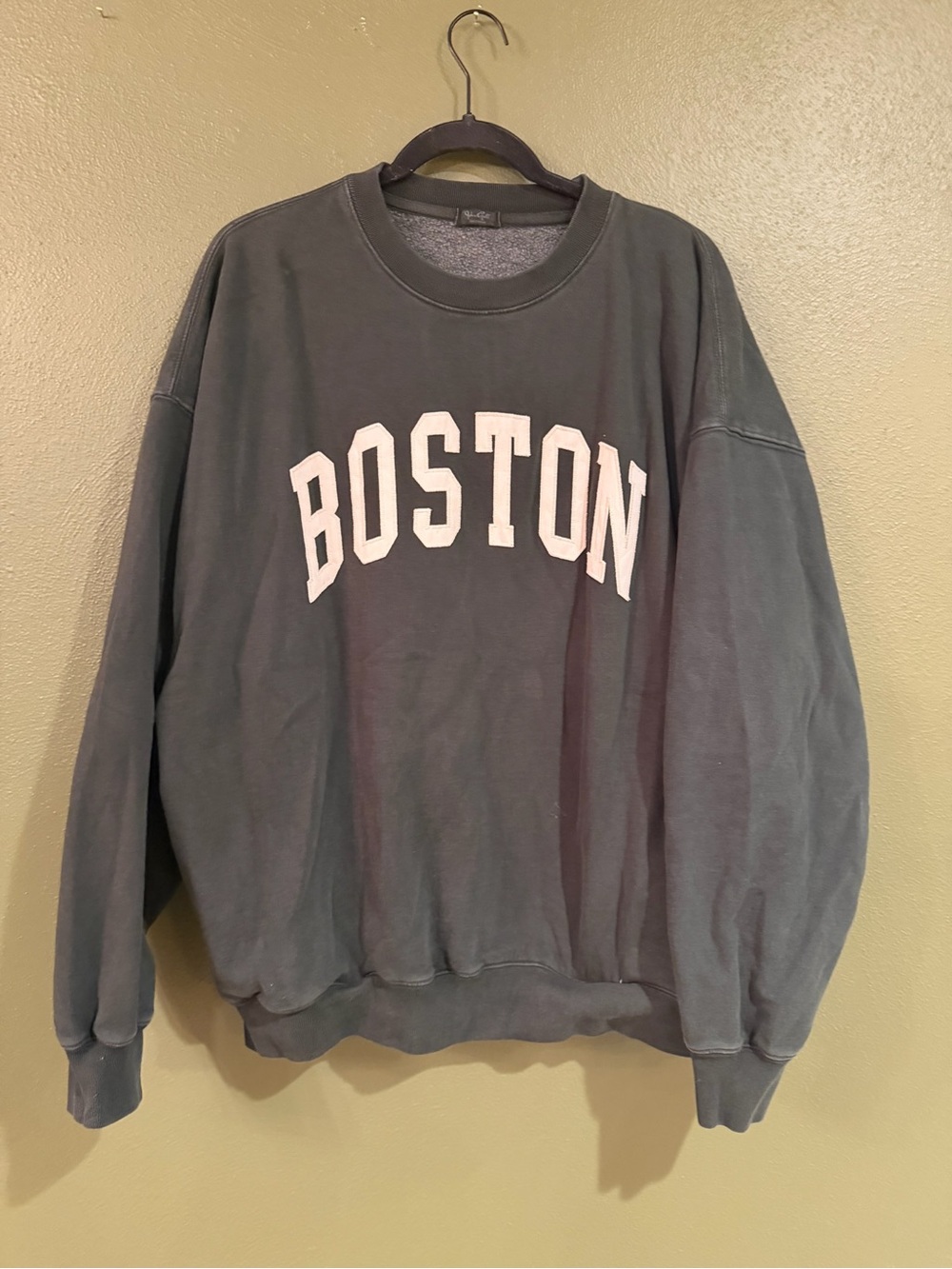 Brandy Melville Green Crewneck Sweatshirt with White Boston Appliqué